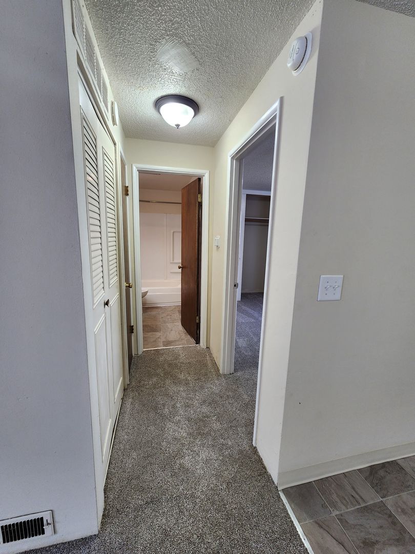 Downtown 2BR/1BA