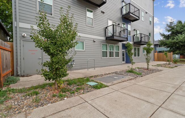 1 bed, 1.5 baths, 988 sqft, $1,650, Unit 302