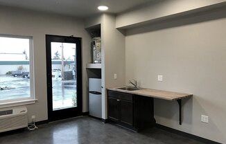 Studio, 1 bath, 305 sqft, $950, Unit 116