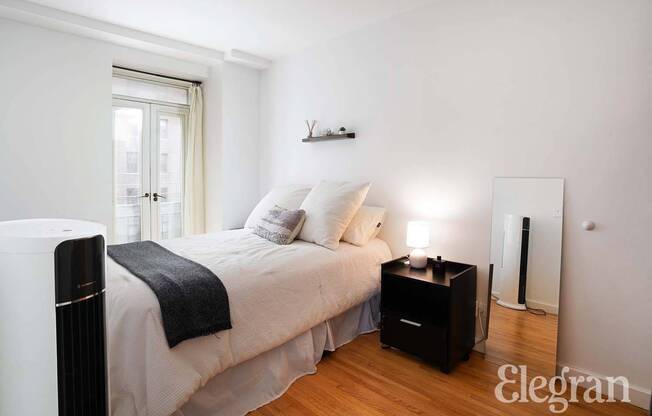 217 E 60 ST