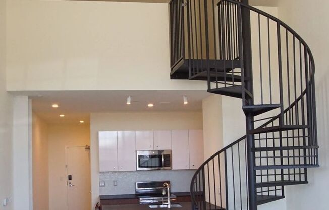 1 bed, 1 bath, 785 sqft, $1,925, Unit 136