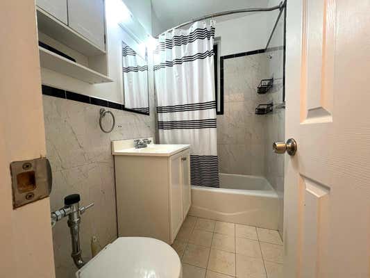 1 bed, 1 bath, 450 sqft, $1,900, Unit D4