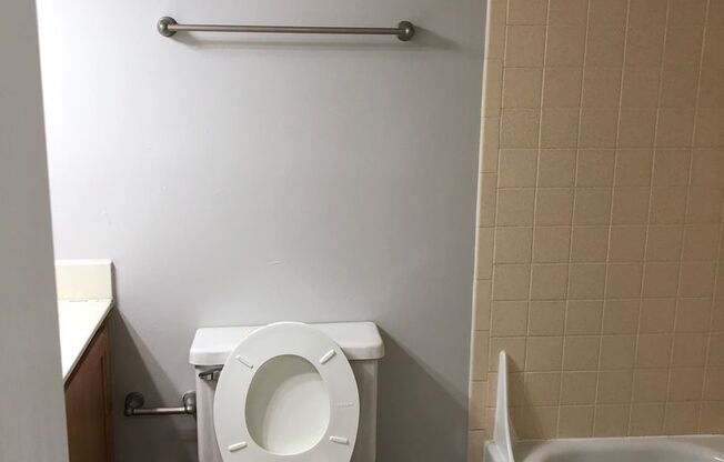 2 beds, 2 baths, 955 sqft, $1,179, Unit 5901E