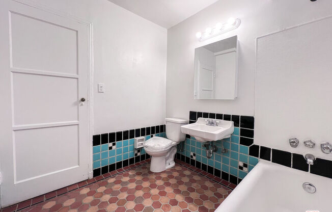 Studio, 1 bath, $1,370, Unit 407