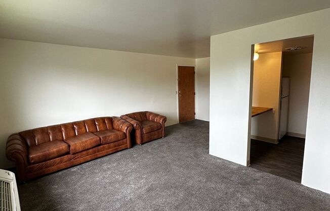 320 Whitestown
