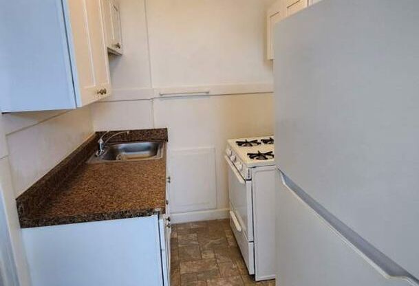 1 bed, 1 bath, 550 sqft, $2,595, Unit 51