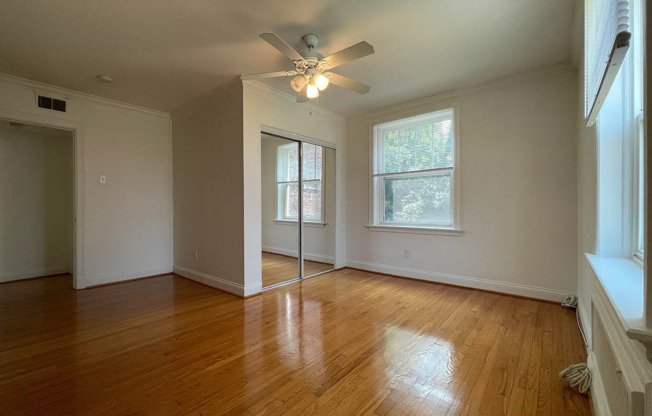 2 beds, 1 bath, $1,395, Unit 807-2N