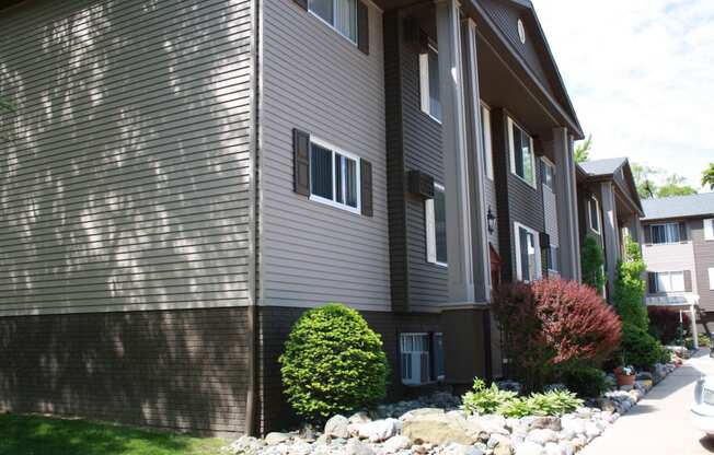 Exterior at Summerhill Estates Apartments in Lansing, MI