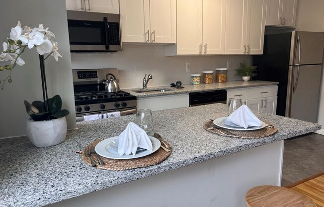 2 beds, 1 bath, 785 sqft, $2,240, Unit B3-4