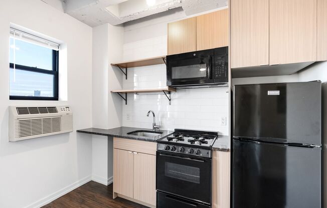 Studio, 1 bath, 212 sqft, $1,495, Unit 706