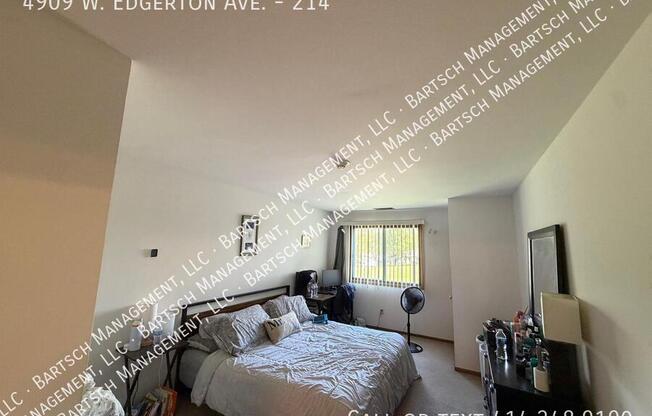 4909 W EDGERTON AVE