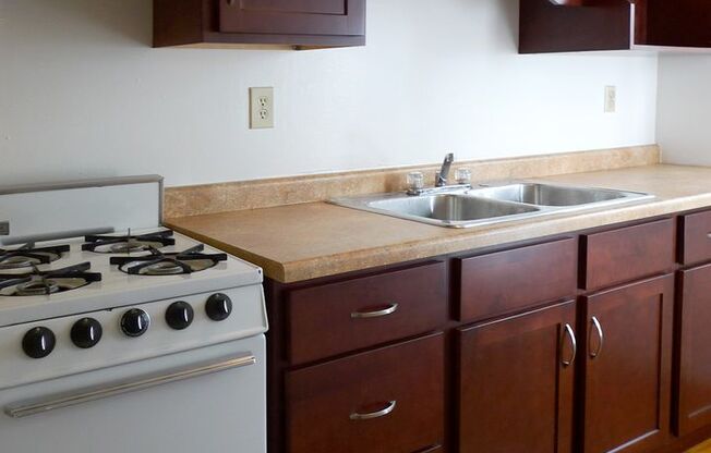 1 bed, 1 bath, 410 sqft, $980, Unit 4 - 34