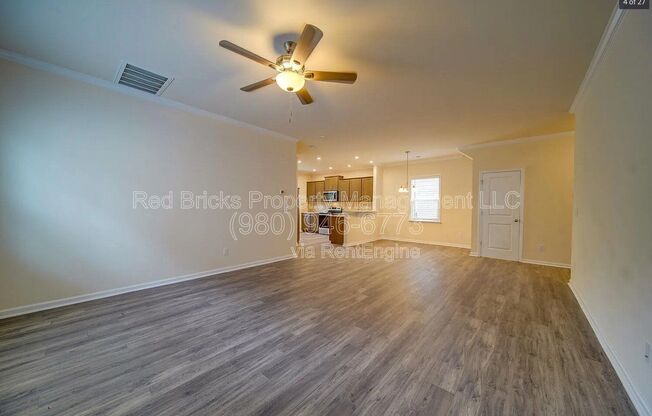 7015 THORNROSE DR