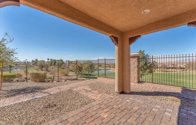 4-Bedroom Tuscany Townhome with Strip & Golf Course Views