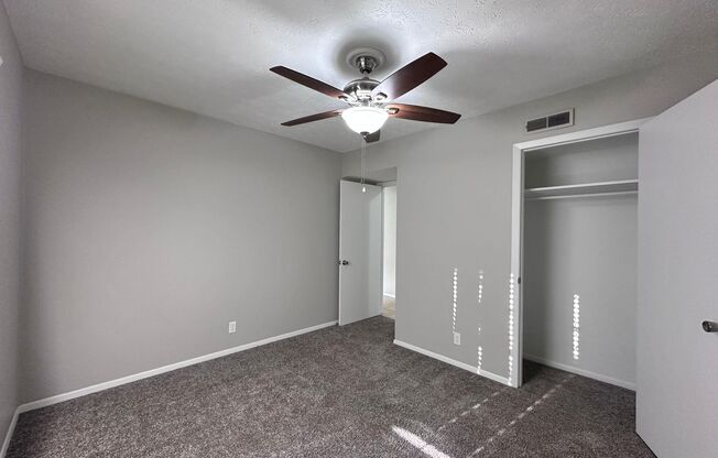 2 beds, 1 bath, 1,000 sqft, $1,368, Unit 11