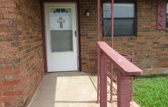 4 beds, 1.5 baths, $900