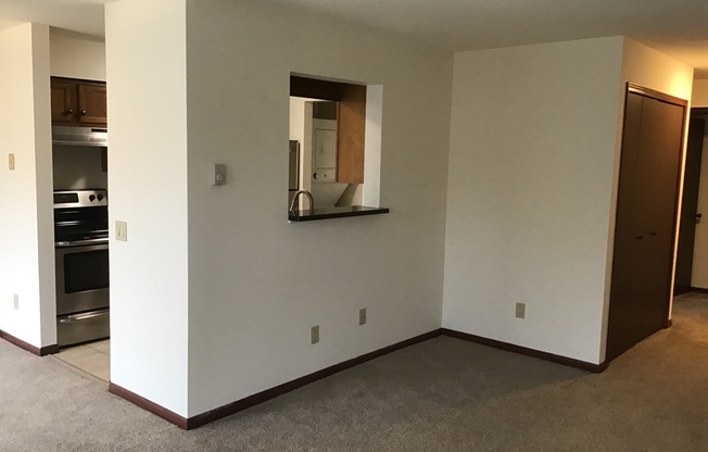 2 beds, 1 bath, 950 sqft, $1,625, Unit 7765RC
