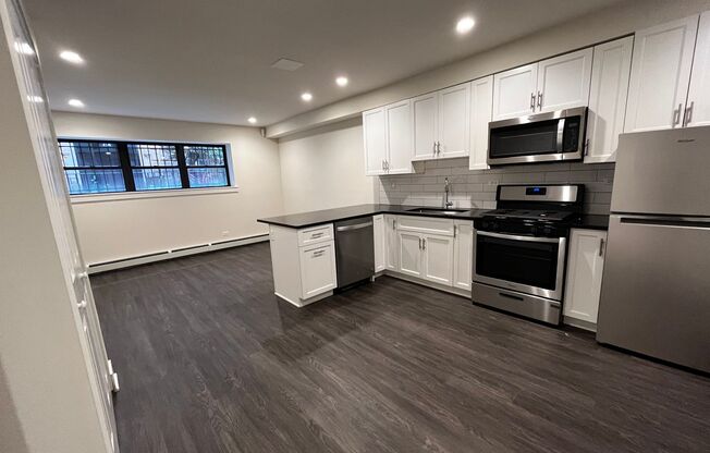 Studio, 1 bath, 550 sqft, $1,500, Unit GR 716-BS
