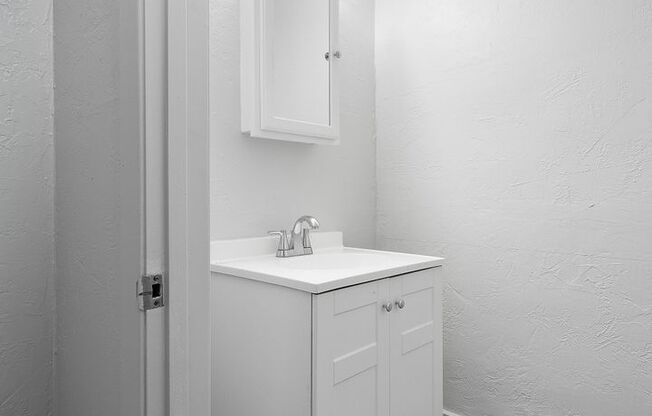 1 bed, 1 bath, 800 sqft, $649, Unit 104 S McDonald St