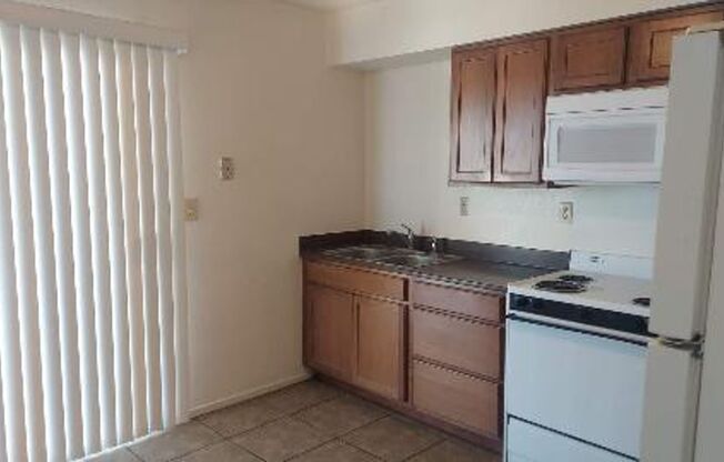 ADORABLE APACHE JUNCTION TWO-BEDROOM!