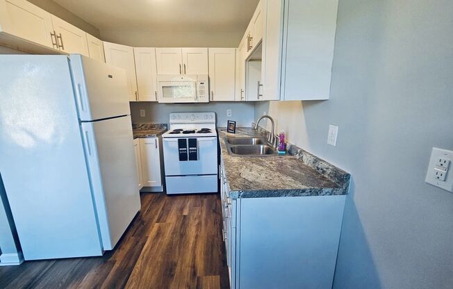 2 beds, 1 bath, 768 sqft, $1,110, Unit 3610-A