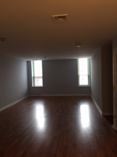 2 beds, 1 bath, 885 sqft, $1,995, Unit 304