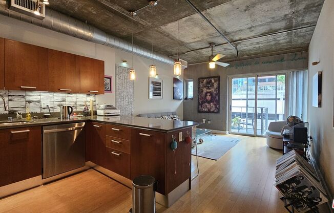 Studio, 1 bath, 660 sqft, $2,700, Unit 609