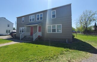 3 beds, 1 bath, $1,575, Unit 1411