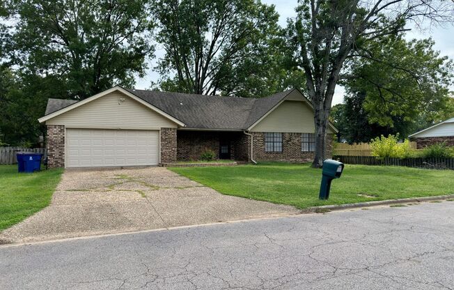 Beautiful 3 Bed 2 Bath Home for Rent in Fort Smith!