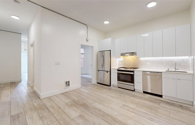 759 6 AVE