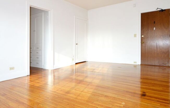 1 bed, 1 bath, 410 sqft, $1,005, Unit 24 - 326