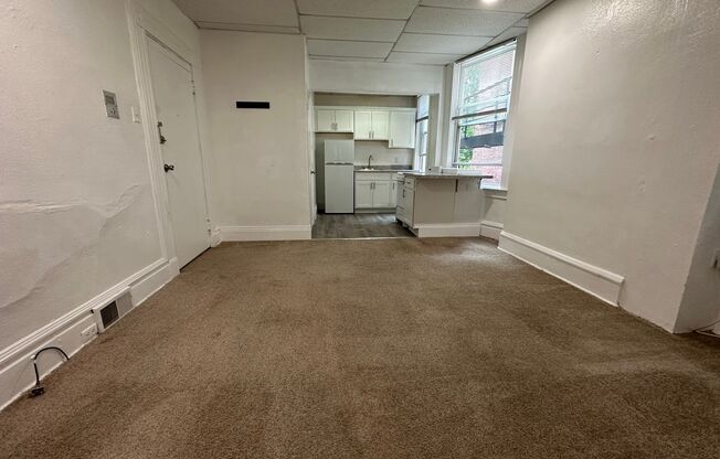 1 bed, 1 bath, $1,125, Unit 4
