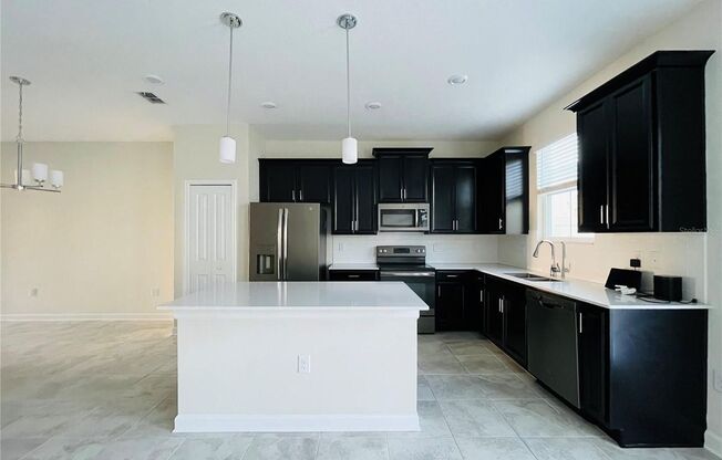 3 beds 2.5 bath townhouse for rent in Storey Lake