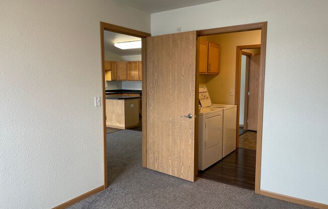 1 bed, 1 bath, 718 sqft, $985, Unit 627-105