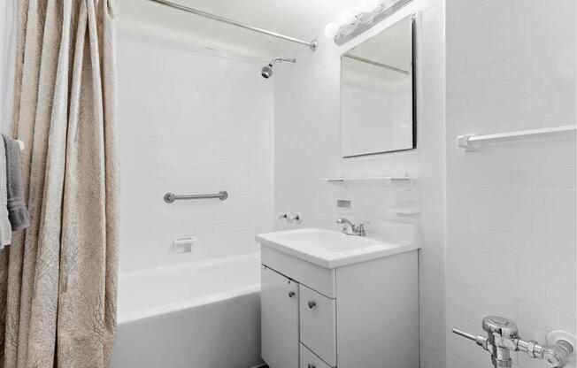 Studio, 1 bath, 550 sqft, $4,000, Unit 3H