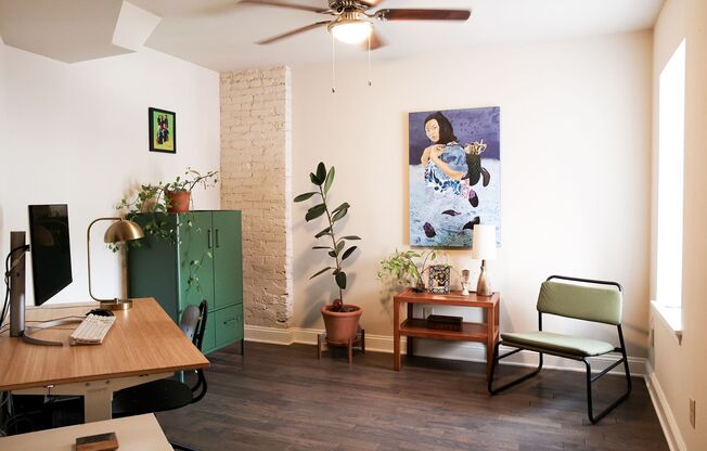 Apartment in Reservoir Hill! - off street parking included!