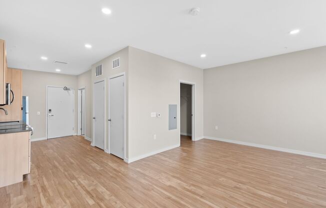 Studio, 1 bath, 548 sqft, $1,820, Unit 403