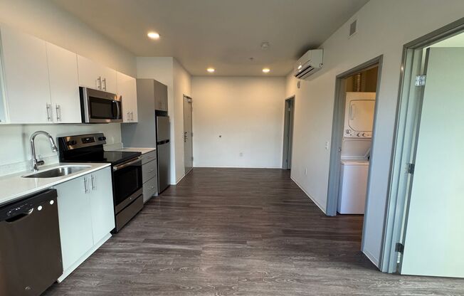 2 beds, 1 bath, 537 sqft, $1,485, Unit 301