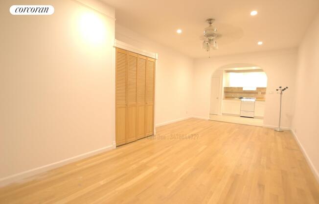 309 W 72 ST