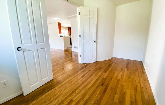 BEAUTIFUL HOME IN DESIREABLE CENTERVILLE, FREMONT. EXTRA ROOMS AND LOTS OF FRUIT TREES ON CUL-DE-SAC!!!
