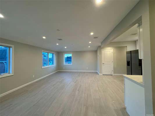 3 beds, 2 baths, 1,295 sqft, $3,100, Unit 3FL