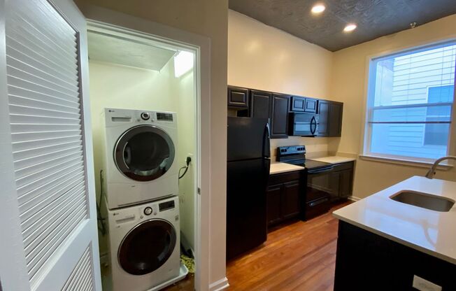 Studio, 1 bath, 617 sqft, $1,050, Unit 409 Unit 303