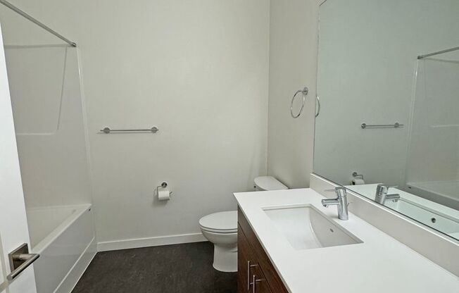1 bed, 1 bath, 405 sqft, $1,750, Unit 107