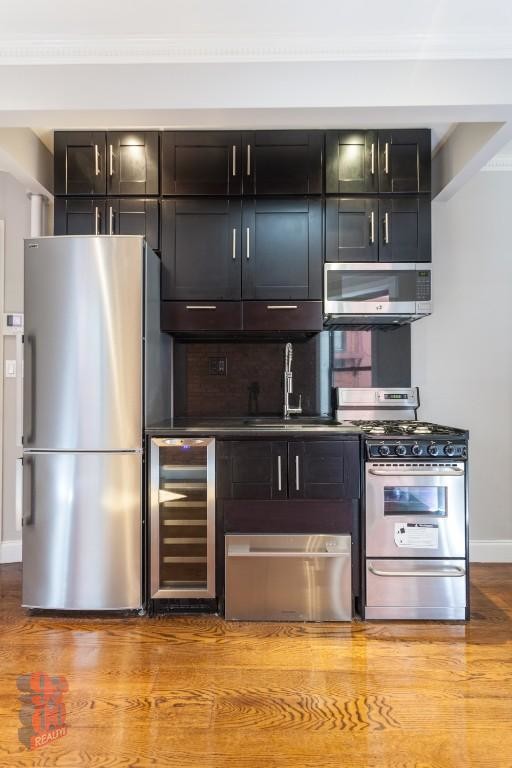 3 W 103 ST
