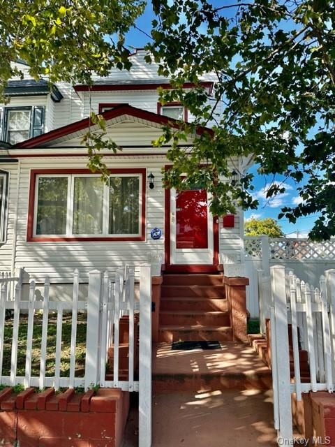 3 beds, 1.5 baths, 1,452 sqft, $3,800