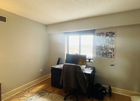 1 bed, 1 bath, 651 sqft, $3,200, Unit 906