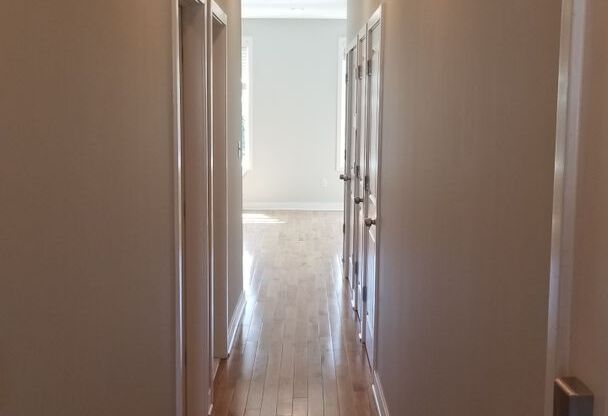 2 beds, 1 bath, $1,375, Unit Unit C