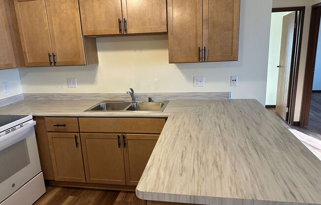 2 beds, 1 bath, $1,200, Unit 8-2545