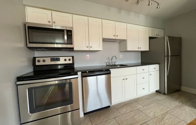 1 bed, 1 bath, 630 sqft, $1,159, Unit 7528 Penn Ave. #04