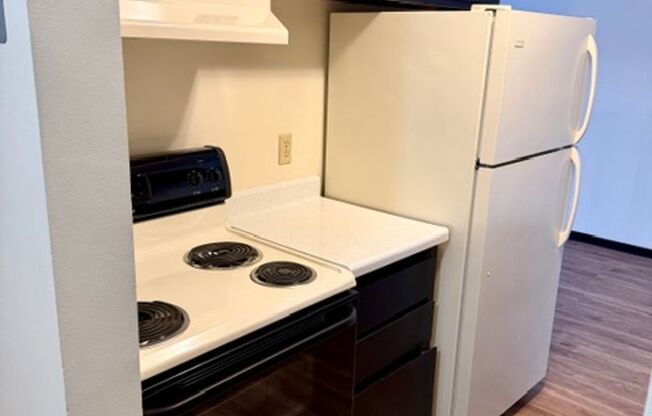 2 beds, 2 baths, 1,050 sqft, $1,250, Unit 7700-104